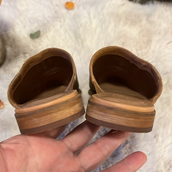 Frye and Co Tan Fenn Almond Toe Mule Leather Slip On Flat Shoes Sz 6.5 - Picture 12 of 15